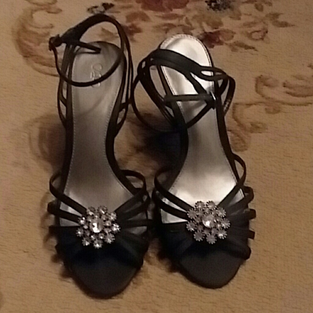 Dress shoes